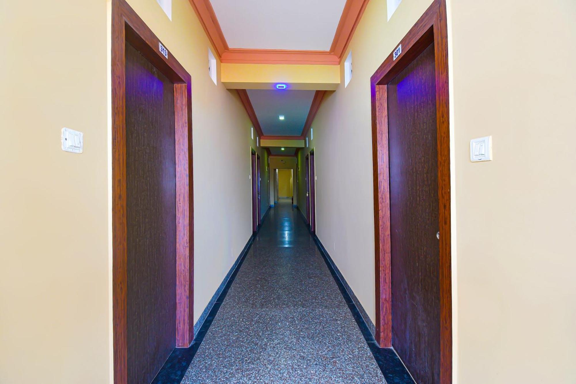 Oyo Flagship Hotel Sea Garden Puri Kültér fotó